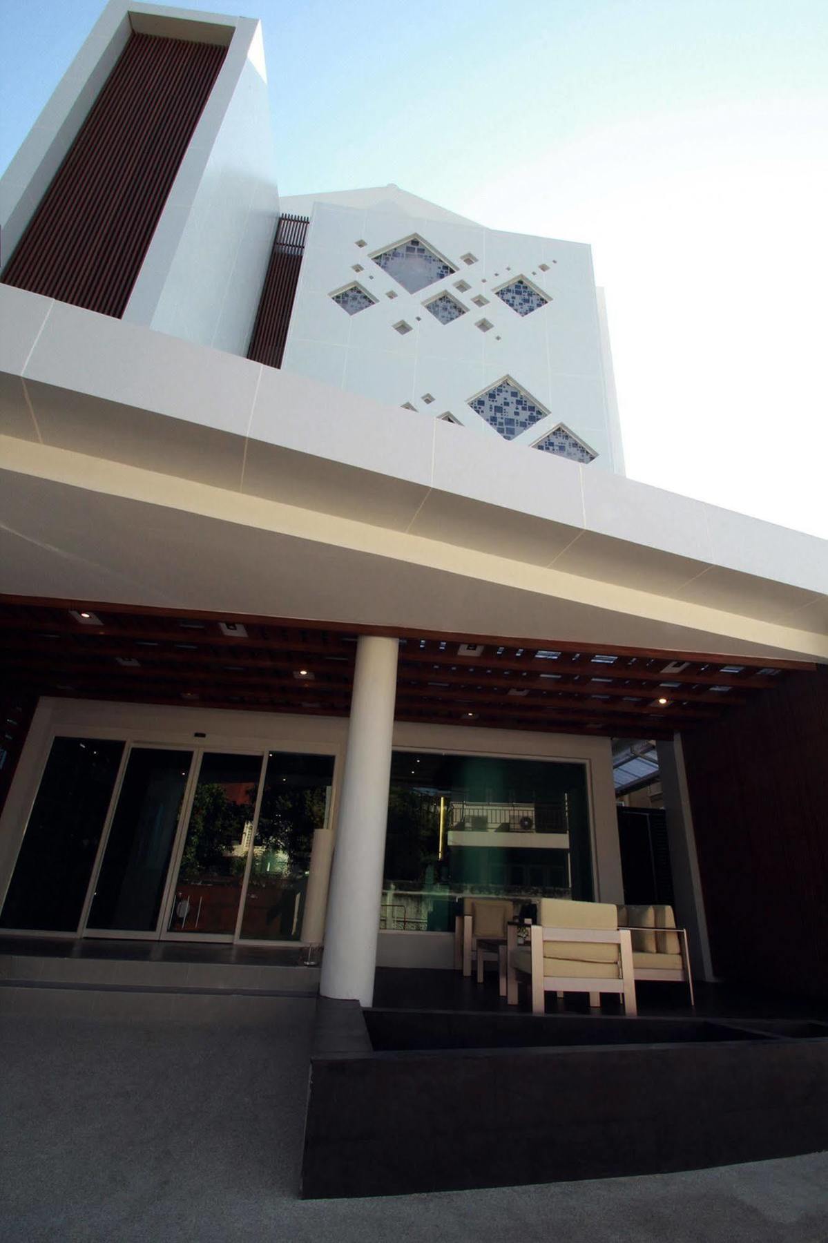 P21 Chiangmai Hotel Чиангмай Екстериор снимка