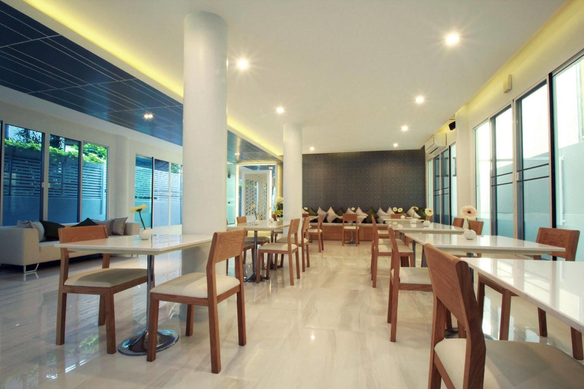 P21 Chiangmai Hotel Чиангмай Екстериор снимка