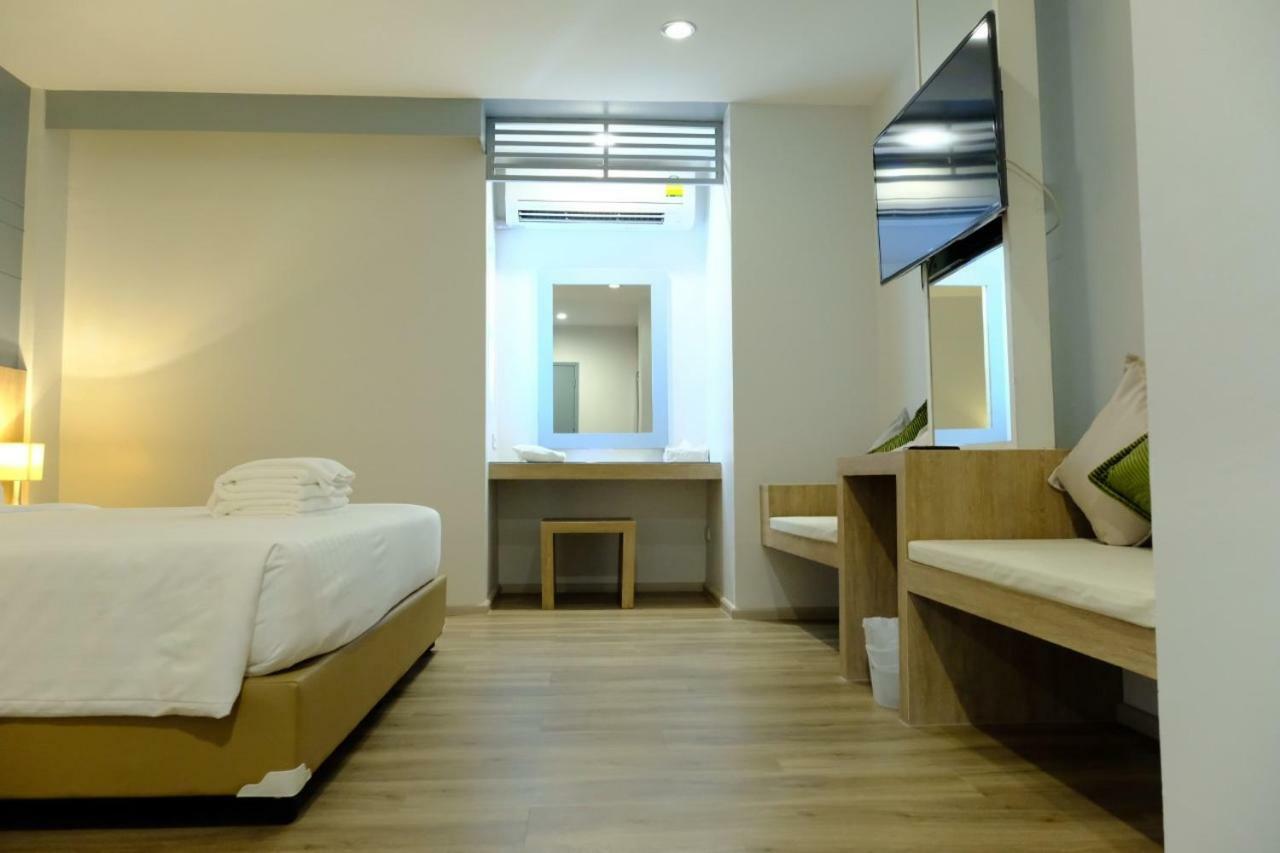P21 Chiangmai Hotel Чиангмай Екстериор снимка